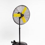 Ventilateur sur pied